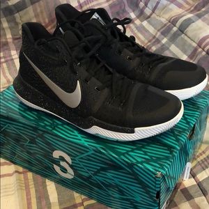 Nike Kyrie 3